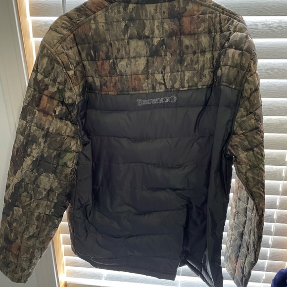 Browning woman’s coat. - Picture 2 of 3